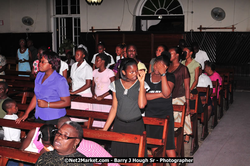 Praise Evening of Excellence Concert Lucea United Church - Hanover Jamaica Travel Guide - Lucea Jamaica Travel Guide is an Internet Travel - Tourism Resource Guide to the Parish of Hanover and Lucea area of Jamaica - http://www.hanoverjamaicatravelguide.com - http://.www.luceajamaicatravelguide.com