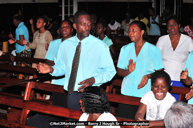 Praise Evening of Excellence Concert Lucea United Church - Hanover Jamaica Travel Guide - Lucea Jamaica Travel Guide is an Internet Travel - Tourism Resource Guide to the Parish of Hanover and Lucea area of Jamaica - http://www.hanoverjamaicatravelguide.com - http://.www.luceajamaicatravelguide.com