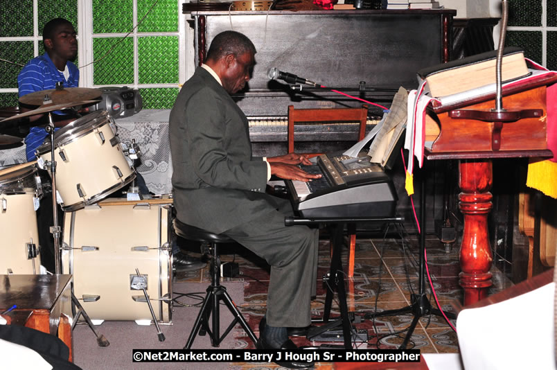 Praise Evening of Excellence Concert Lucea United Church - Hanover Jamaica Travel Guide - Lucea Jamaica Travel Guide is an Internet Travel - Tourism Resource Guide to the Parish of Hanover and Lucea area of Jamaica - http://www.hanoverjamaicatravelguide.com - http://.www.luceajamaicatravelguide.com