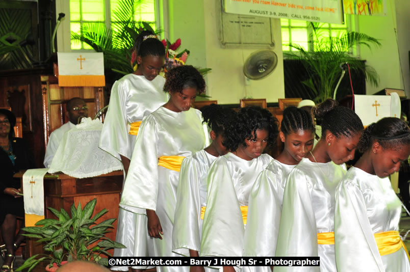 Lucea United Church - United Church in Jamaica and Cayman Islands - Worship Service & Celebration of the Sacrament of Holy Communion - Special Guests: Hanover Homecoming Foundation & His Excellency The Most Honourable Professor Sir Kenneth Hall Governor General of Jamaica - Hanover Jamaica Travel Guide - Lucea Jamaica Travel Guide is an Internet Travel - Tourism Resource Guide to the Parish of Hanover and Lucea area of Jamaica - http://www.hanoverjamaicatravelguide.com - http://.www.luceajamaicatravelguide.com