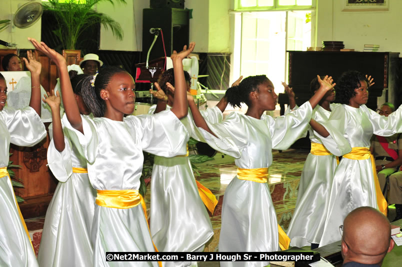 Lucea United Church - United Church in Jamaica and Cayman Islands - Worship Service & Celebration of the Sacrament of Holy Communion - Special Guests: Hanover Homecoming Foundation & His Excellency The Most Honourable Professor Sir Kenneth Hall Governor General of Jamaica - Hanover Jamaica Travel Guide - Lucea Jamaica Travel Guide is an Internet Travel - Tourism Resource Guide to the Parish of Hanover and Lucea area of Jamaica - http://www.hanoverjamaicatravelguide.com - http://.www.luceajamaicatravelguide.com