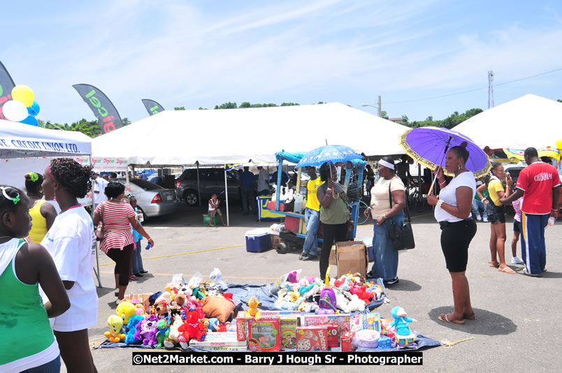 Lucea Cross the Harbour @ Lucea Car Park...! All Day Event - Cross the Harbour Swim, Boat Rides, and Entertainment for the Family, Concert Featuring: Bushman, George Nooks. Little Hero, Bushi One String, Dog Rice and many Local Artists - Friday, August 1, 2008 - Lucea, Hanover, Jamaica W.I. - Hanover Jamaica Travel Guide - Lucea Jamaica Travel Guide is an Internet Travel - Tourism Resource Guide to the Parish of Hanover and Lucea area of Jamaica