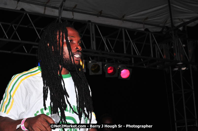 Lucea Cross the Harbour @ Lucea Car Park...! All Day Event - Cross the Harbour Swim, Boat Rides, and Entertainment for the Family, Concert Featuring: Bushman, George Nooks. Little Hero, Bushi One String, Dog Rice and many Local Artists - Friday, August 1, 2008 - Lucea, Hanover, Jamaica W.I. - Hanover Jamaica Travel Guide - Lucea Jamaica Travel Guide is an Internet Travel - Tourism Resource Guide to the Parish of Hanover and Lucea area of Jamaica - http://www.hanoverjamaicatravelguide.com - http://.www.luceajamaicatravelguide.com