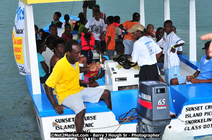 Lucea Cross the Harbour @ Lucea Car Park...! All Day Event - Cross the Harbour Swim, Boat Rides, and Entertainment for the Family, Concert Featuring: Bushman, George Nooks. Little Hero, Bushi One String, Dog Rice and many Local Artists - Friday, August 1, 2008 - Lucea, Hanover, Jamaica W.I. - Hanover Jamaica Travel Guide - Lucea Jamaica Travel Guide is an Internet Travel - Tourism Resource Guide to the Parish of Hanover and Lucea area of Jamaica